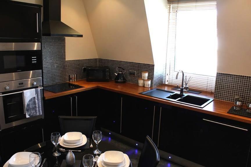 Prime 2 Bedroom City Centre Apt Aberdeen Eksteriør billede